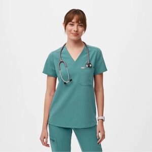 Figs Catarina one pocket scrub top size medium hydrogreen
